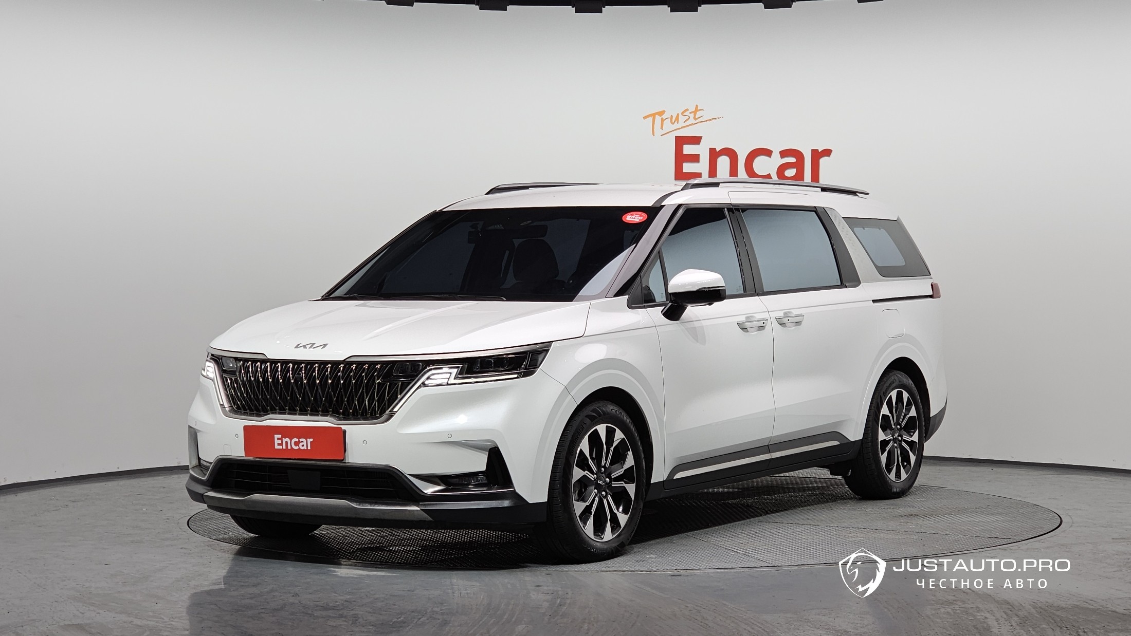 Автомобиль Kia Canival