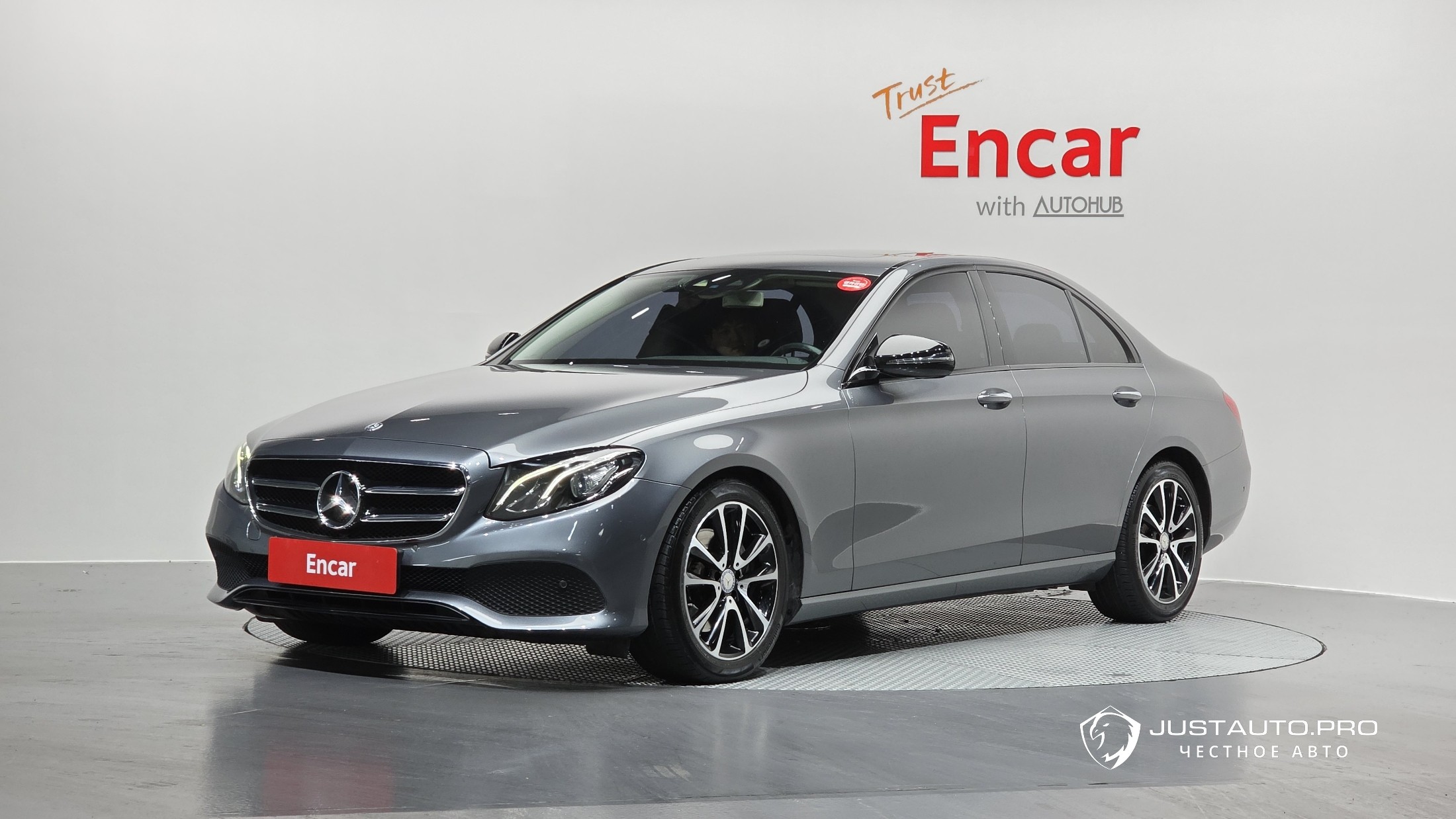 Автомобиль Mercedes-Benz E-Class