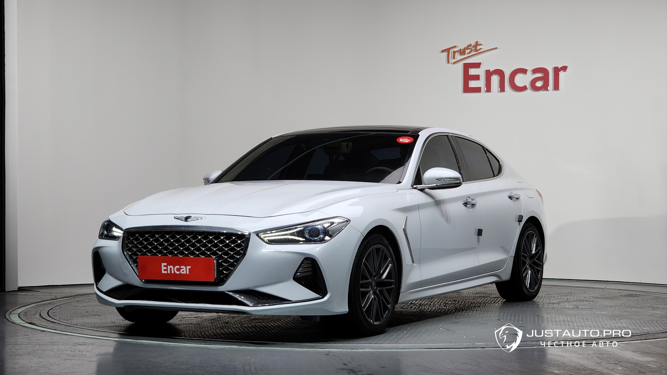 Автомобиль Genesis G70