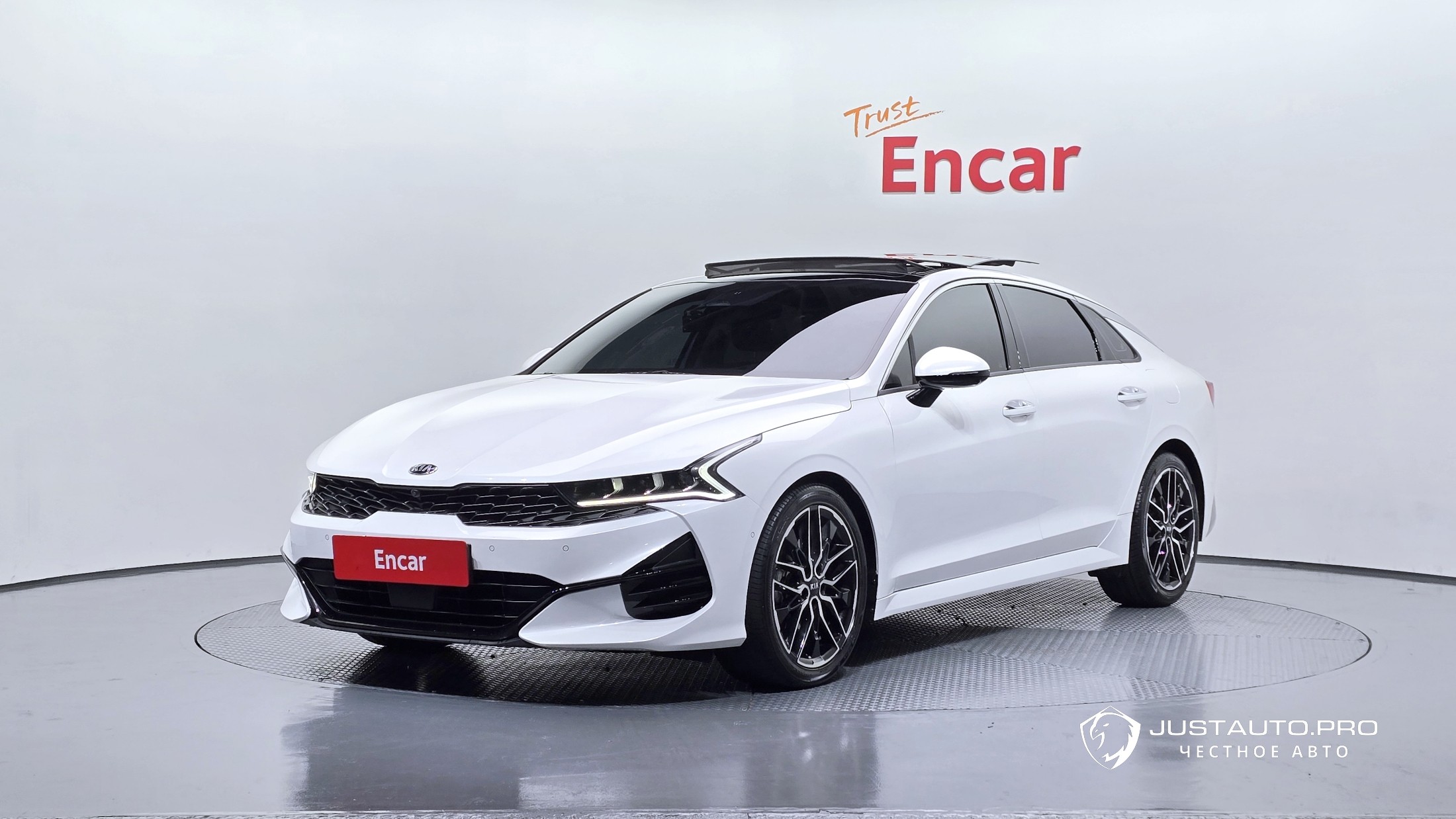 Автомобиль Kia K5