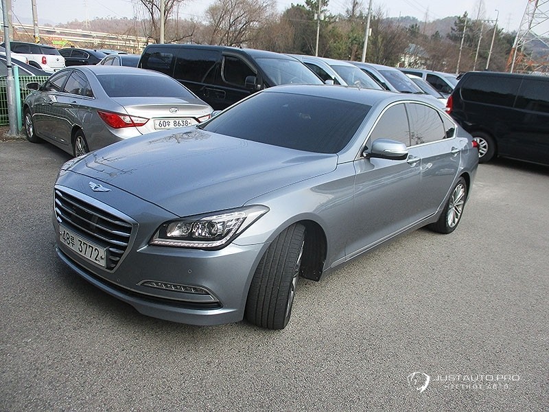 Автомобиль Hyundai Genesis