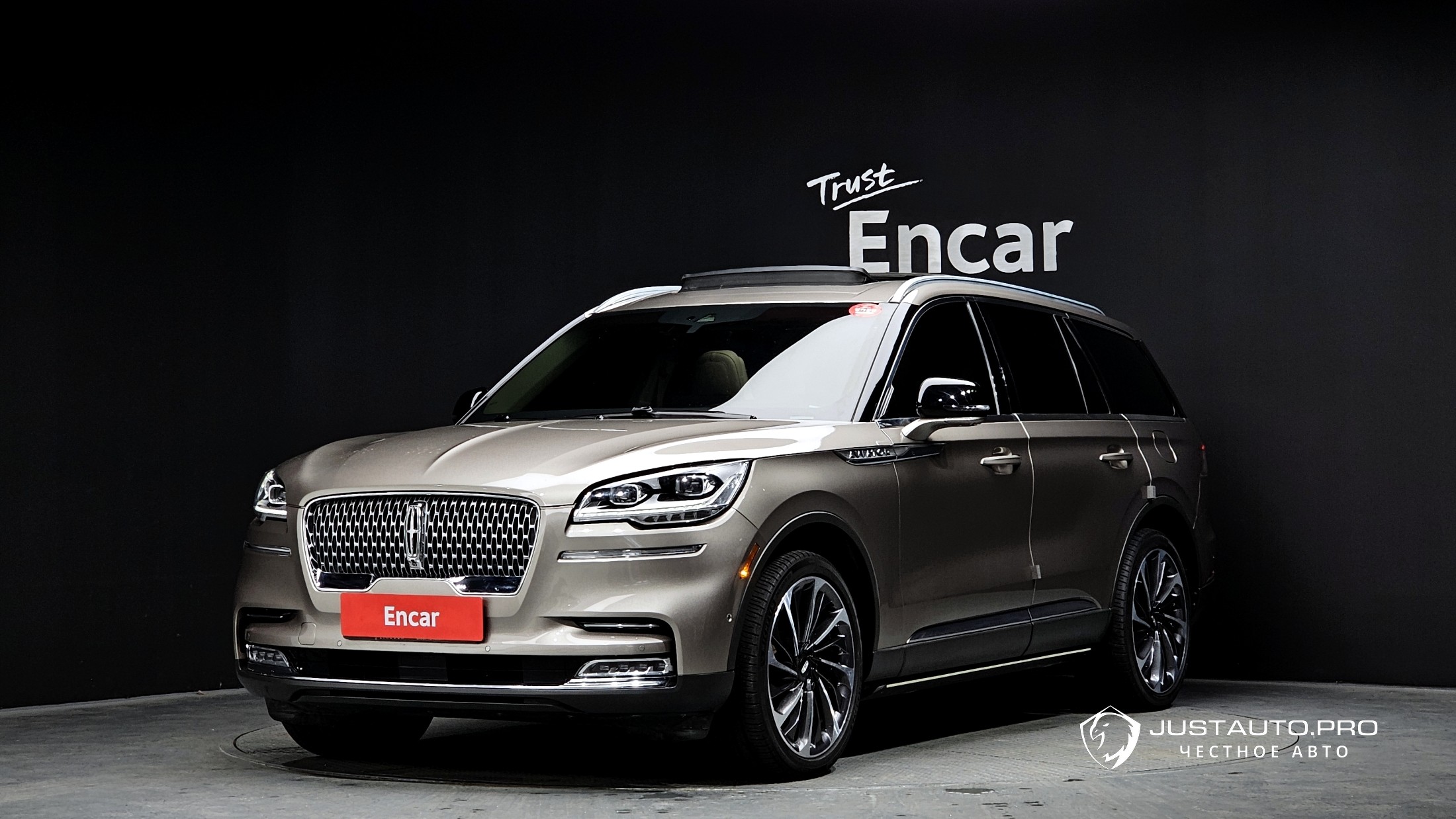 Автомобиль Lincoln Aviator