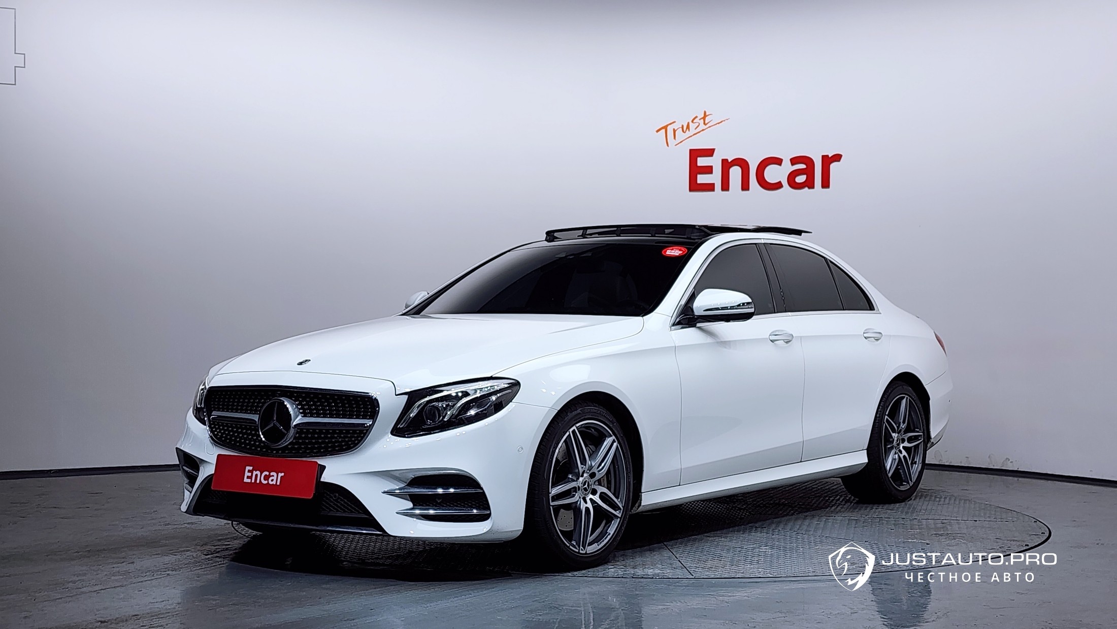 Автомобиль Mercedes-Benz E-Class