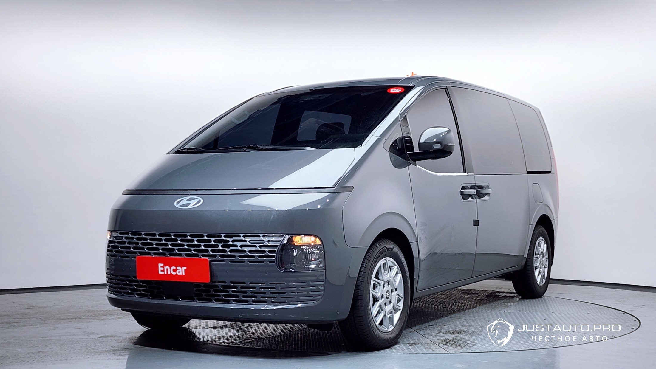 Автомобиль Hyundai Staria