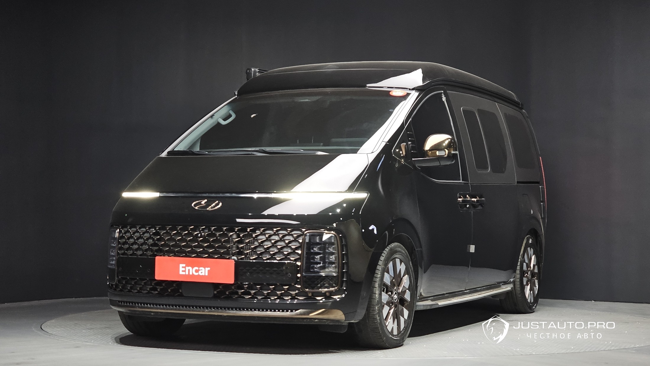 Автомобиль Hyundai Staria