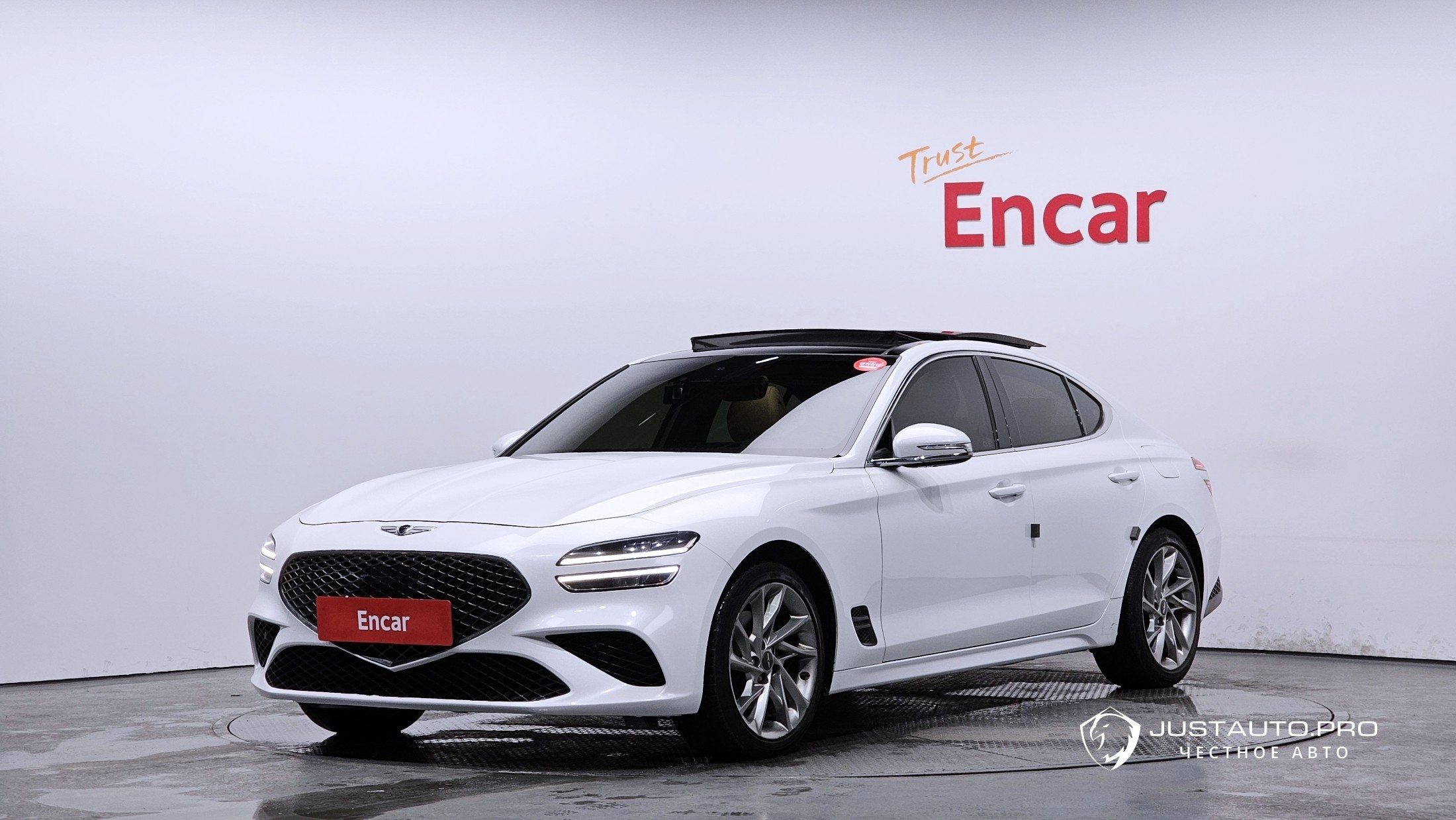 Автомобиль Genesis G70