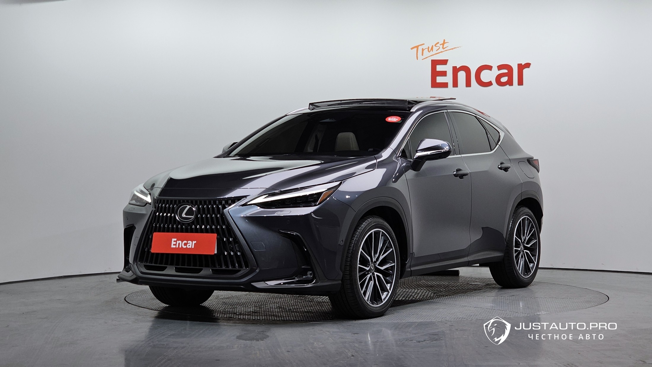 Автомобиль Lexus NX