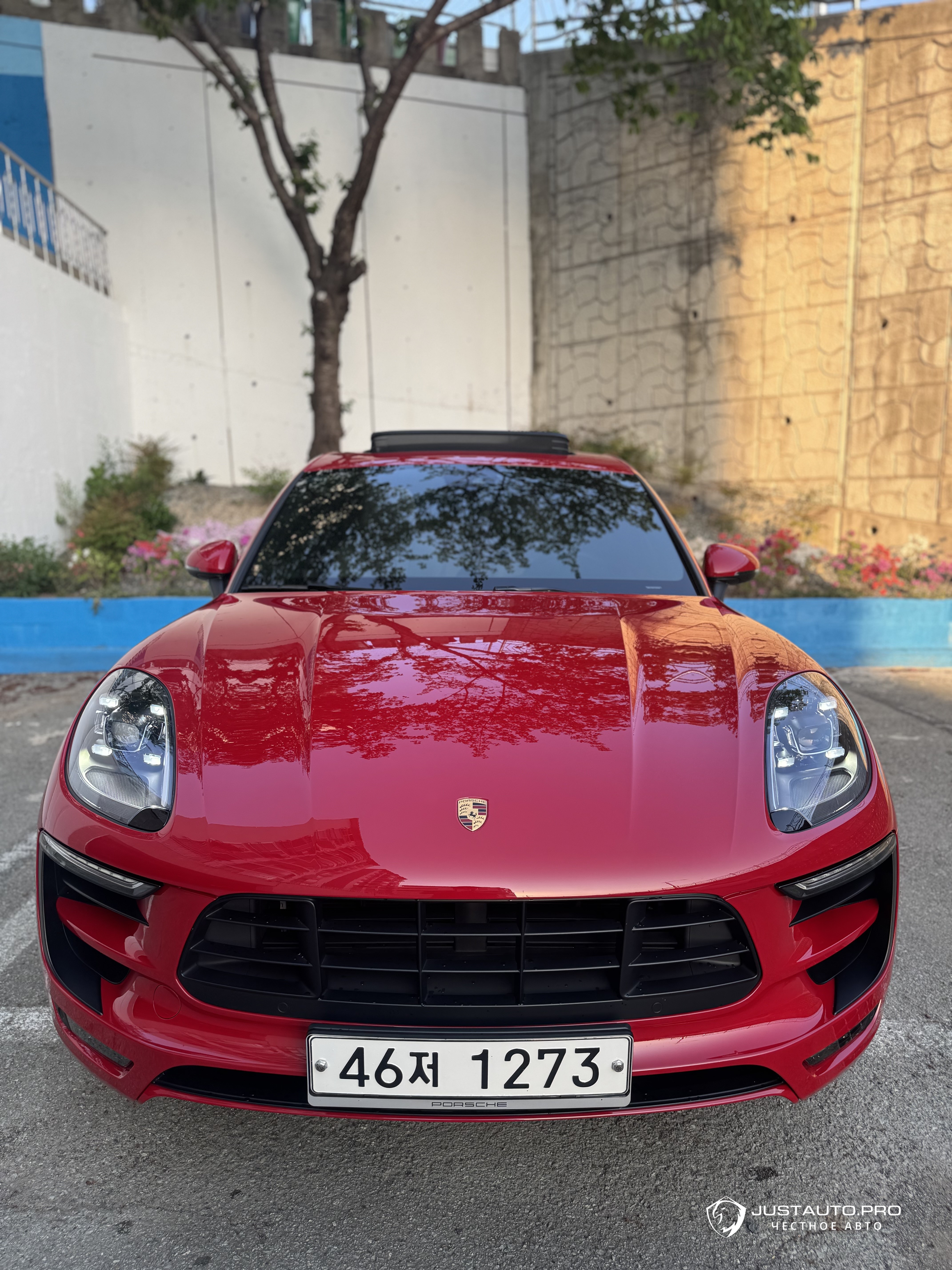 Автомобиль Porsche Macan