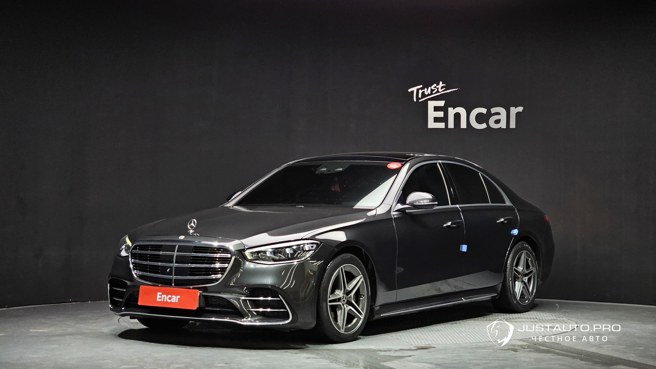 Автомобиль Mercedes-Benz S-Class