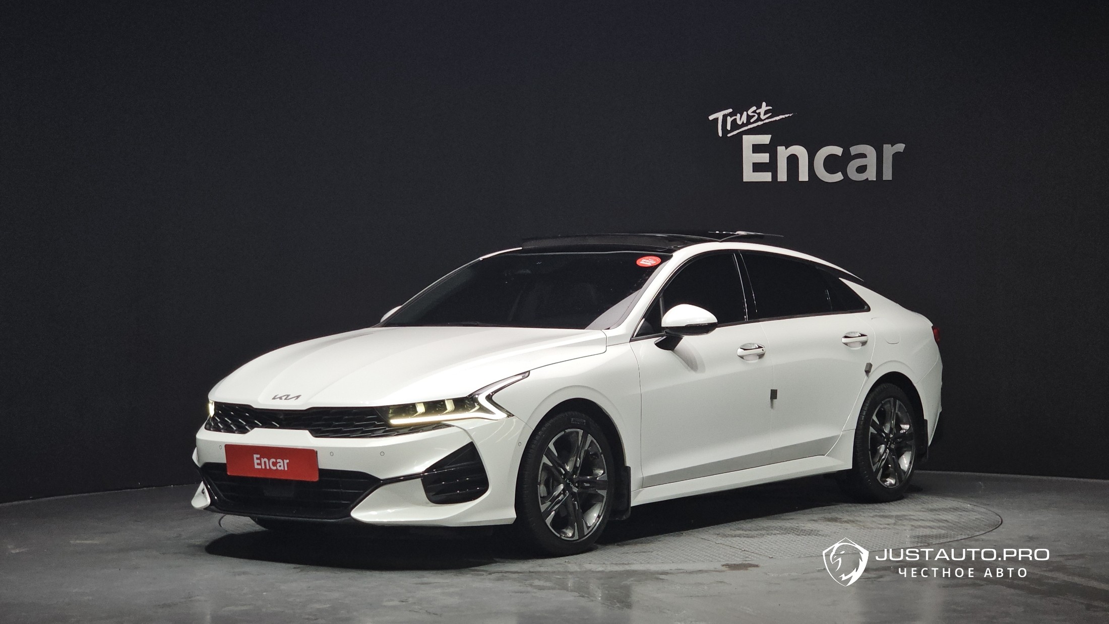 Автомобиль Kia K5