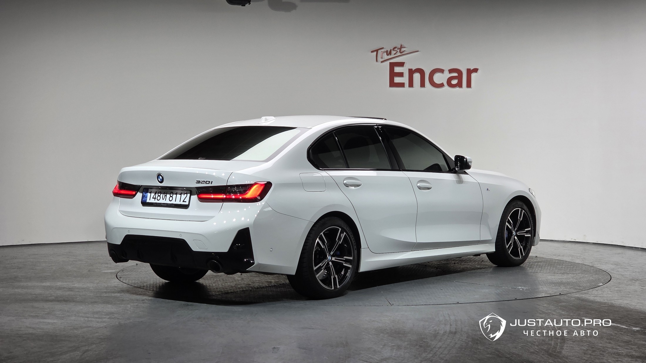 Автомобиль BMW 3-Series