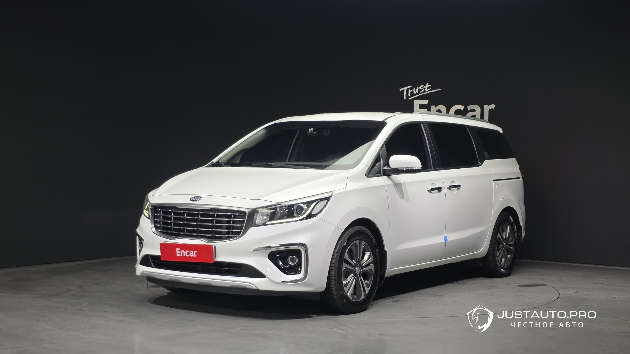 Автомобиль Kia Canival