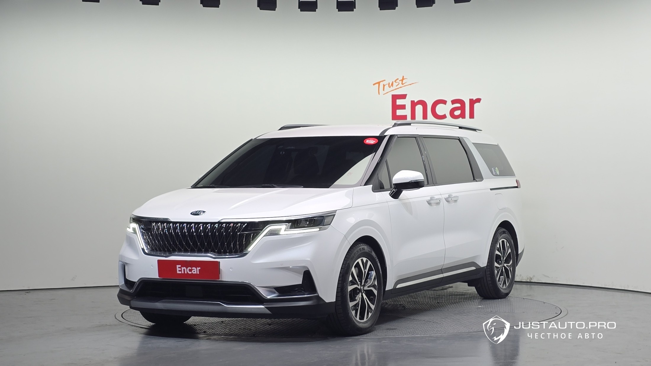 Автомобиль Kia Canival