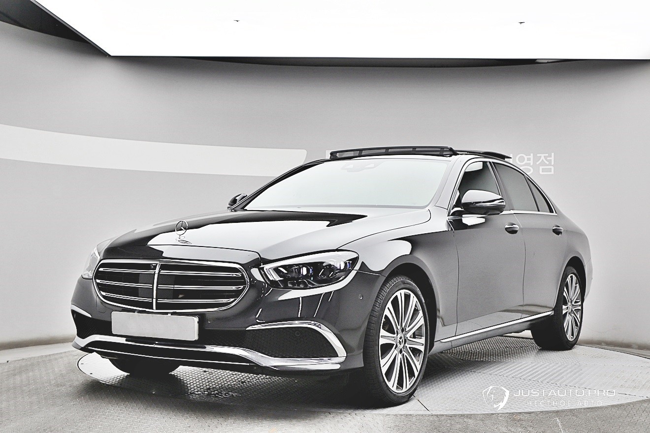 Автомобиль Mercedes-Benz E-Class