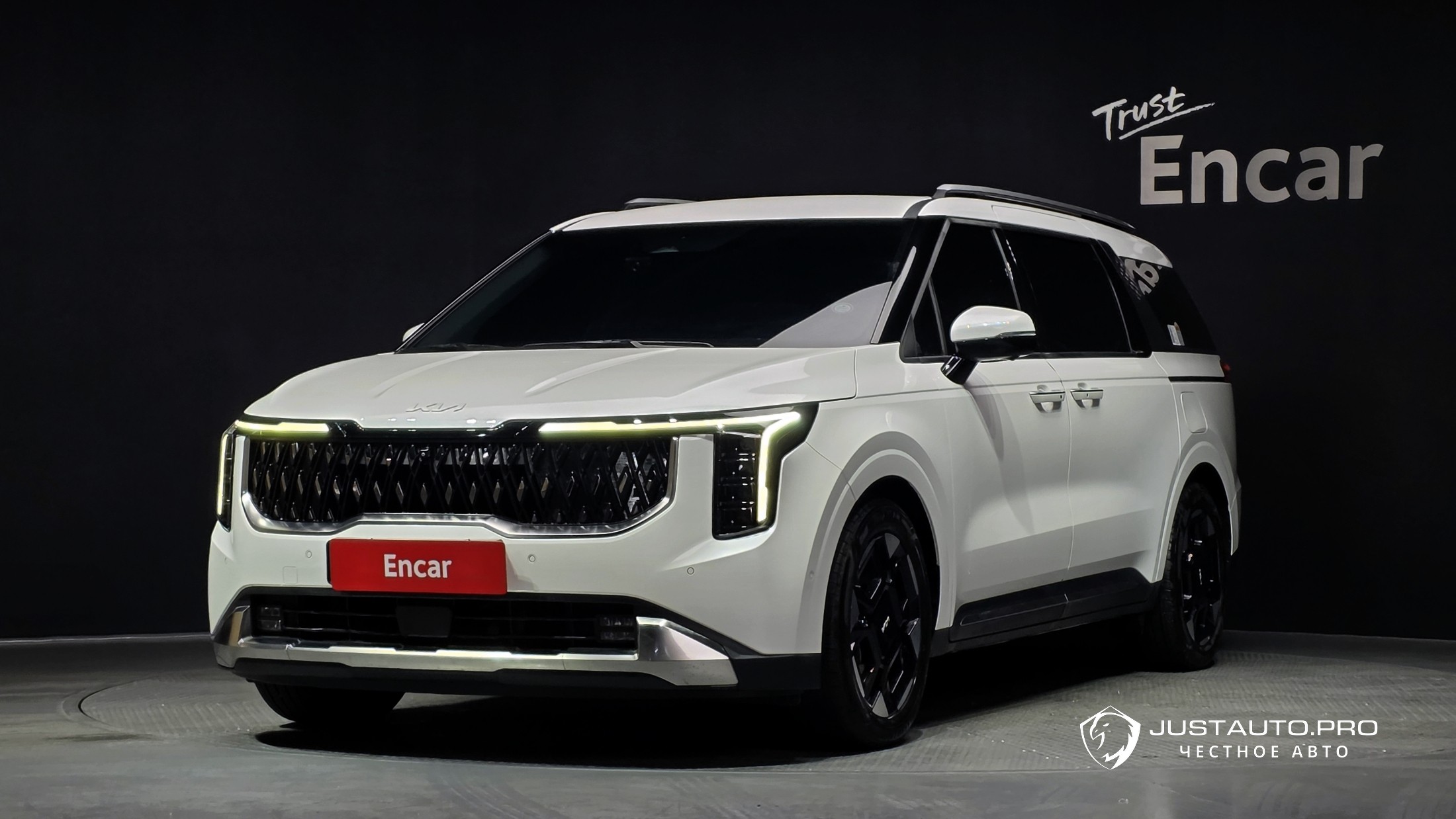 Автомобиль Kia Canival