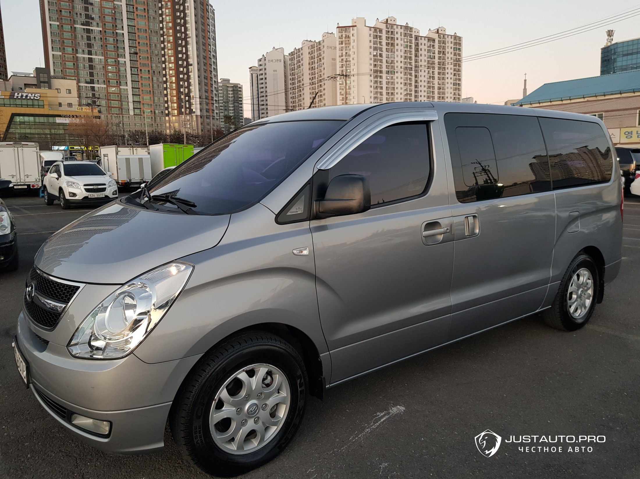 Автомобиль Hyundai Starex