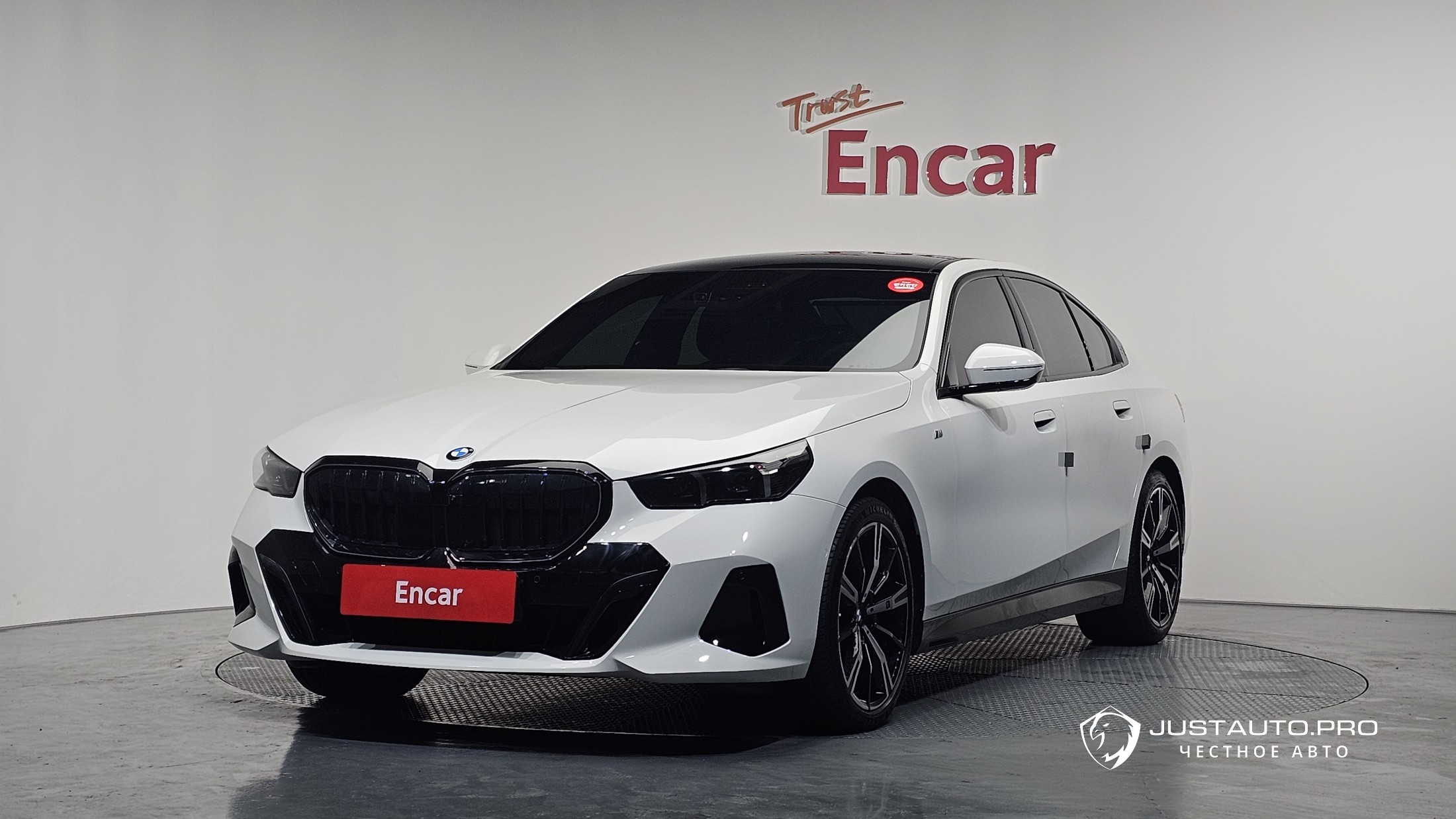 Автомобиль BMW 5-Series