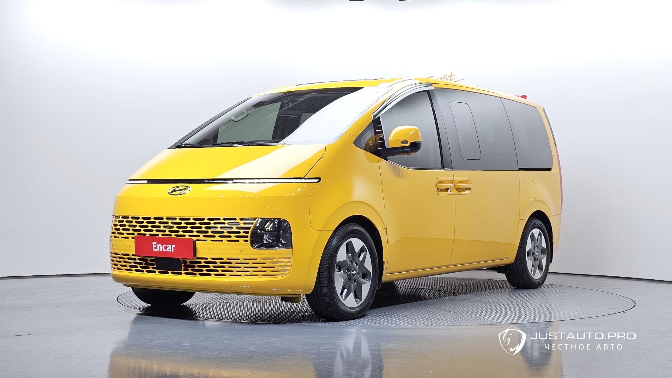 Автомобиль Hyundai Staria