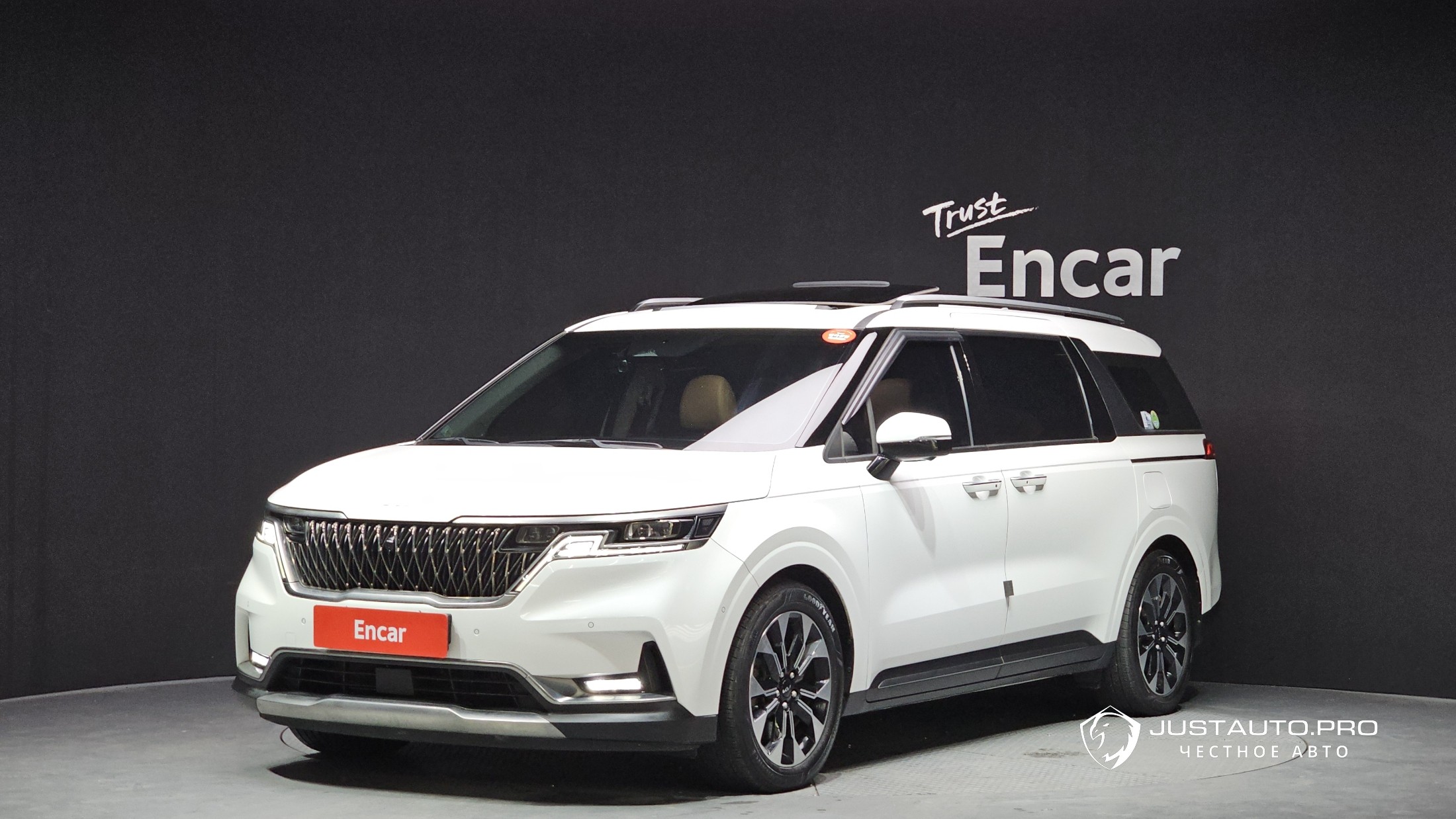 Автомобиль Kia Canival