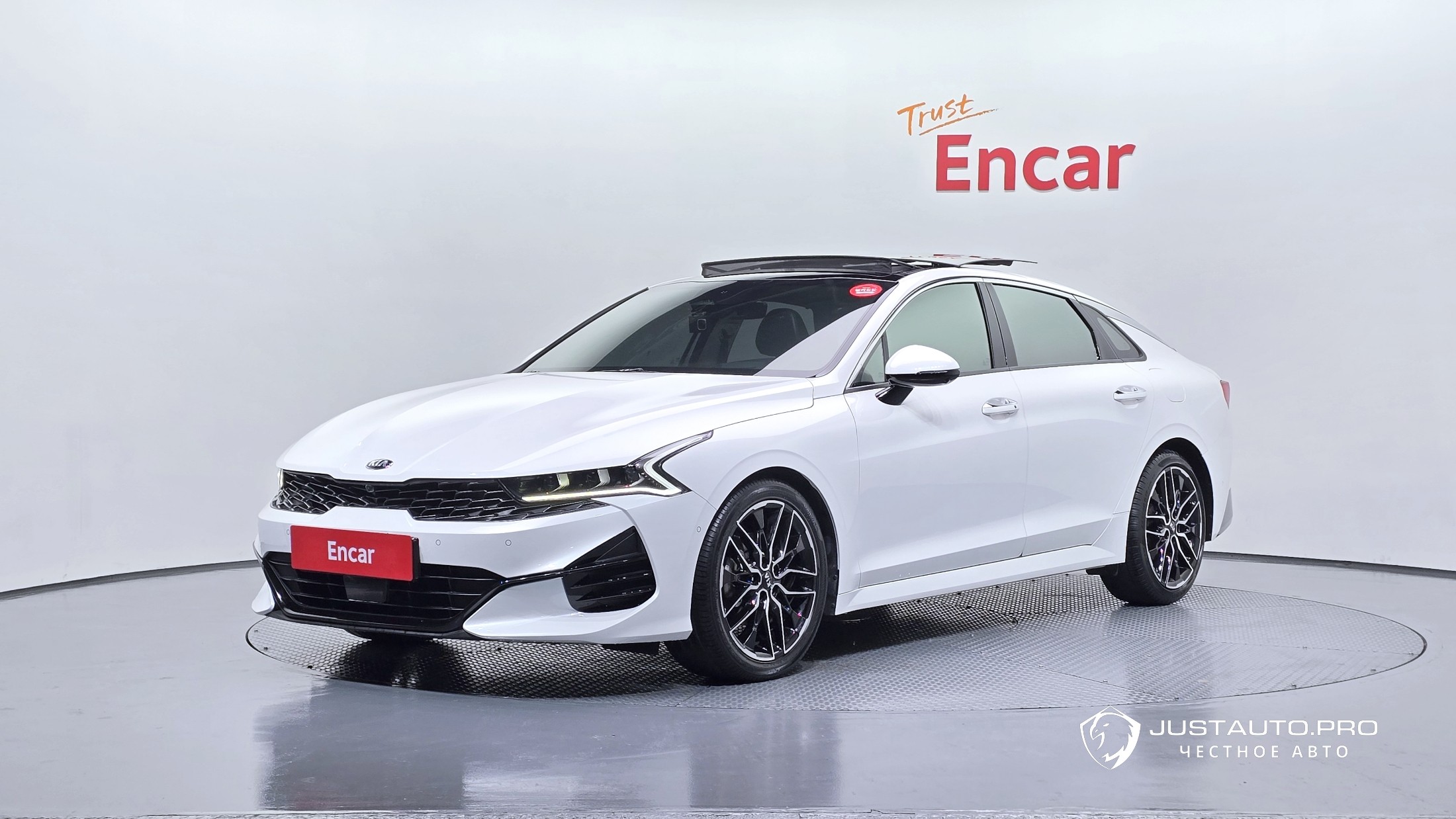 Автомобиль Kia K5