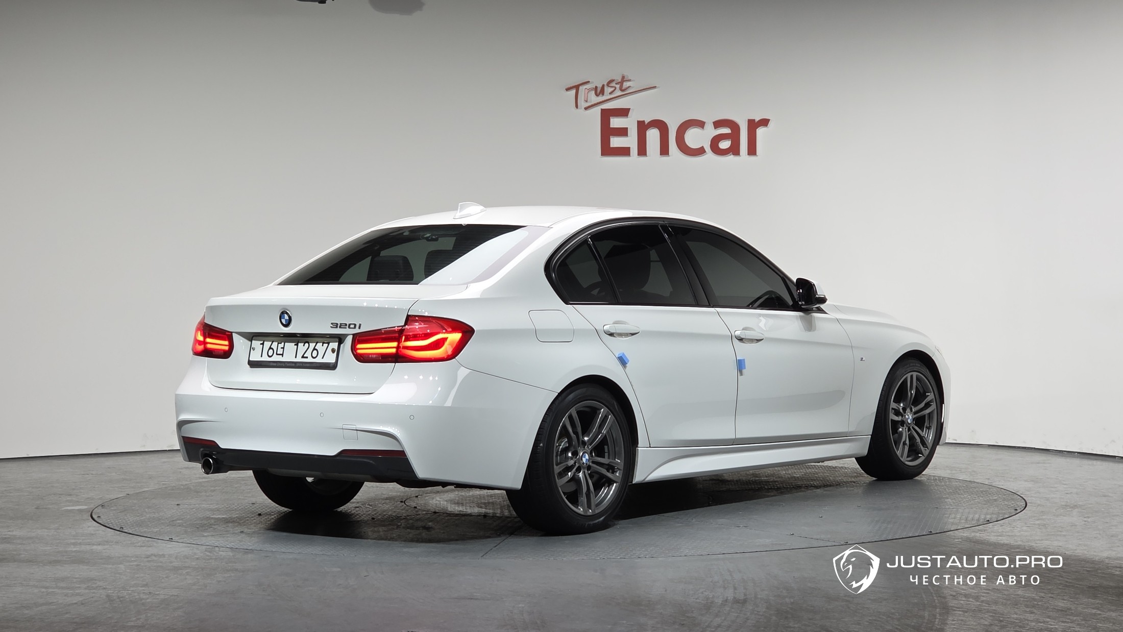 Автомобиль BMW 3-Series