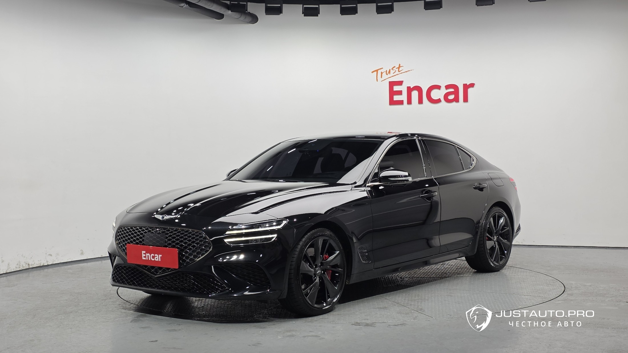 Автомобиль Genesis G70