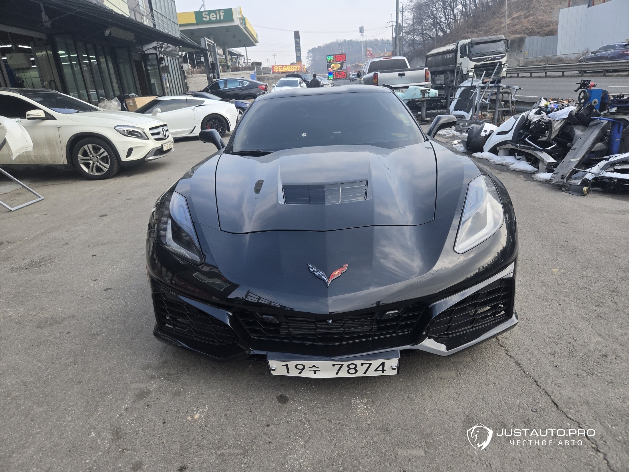 Автомобиль Chevrolet Corvette