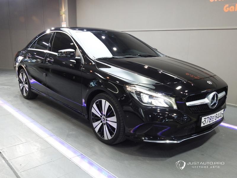 Автомобиль Mercedes-Benz CLA-Class