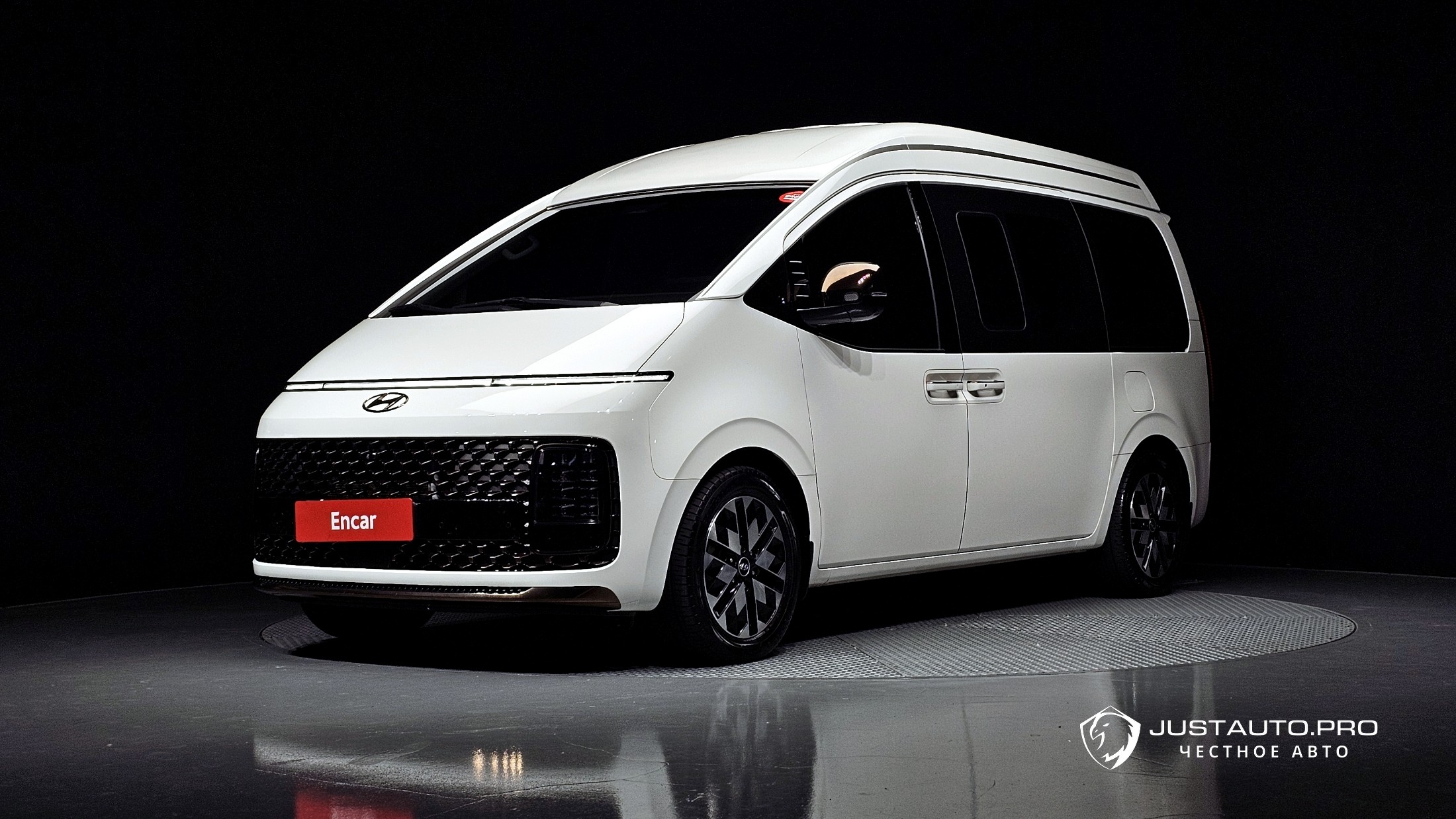 Автомобиль Hyundai Staria