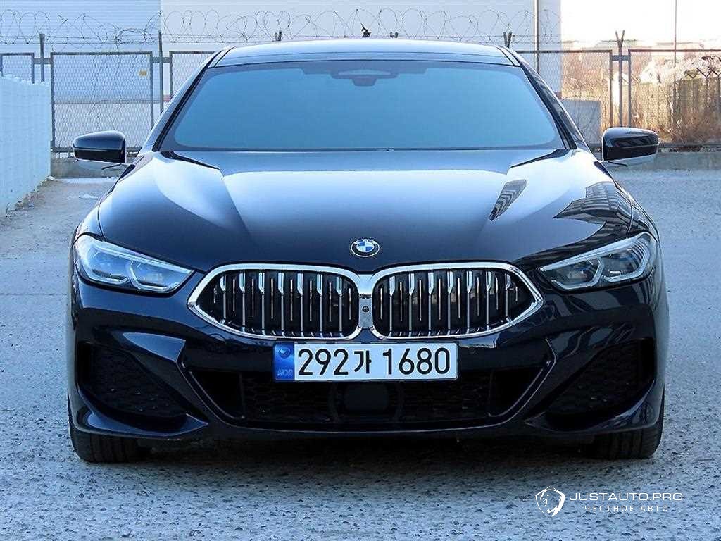 Автомобиль BMW 8-Series