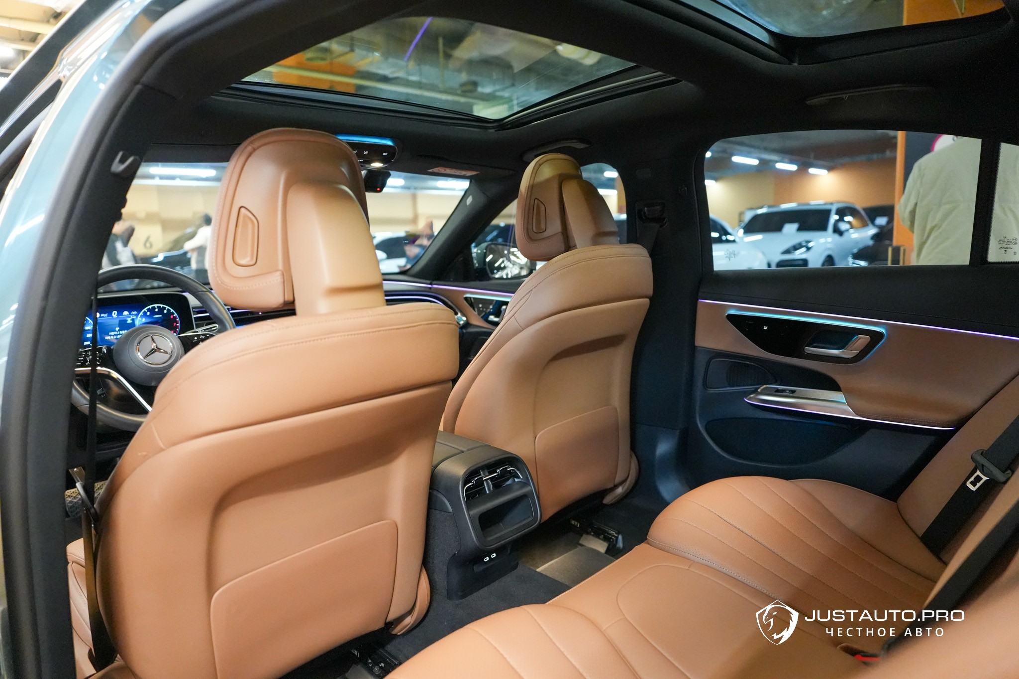 Автомобиль Mercedes-Benz E-Class