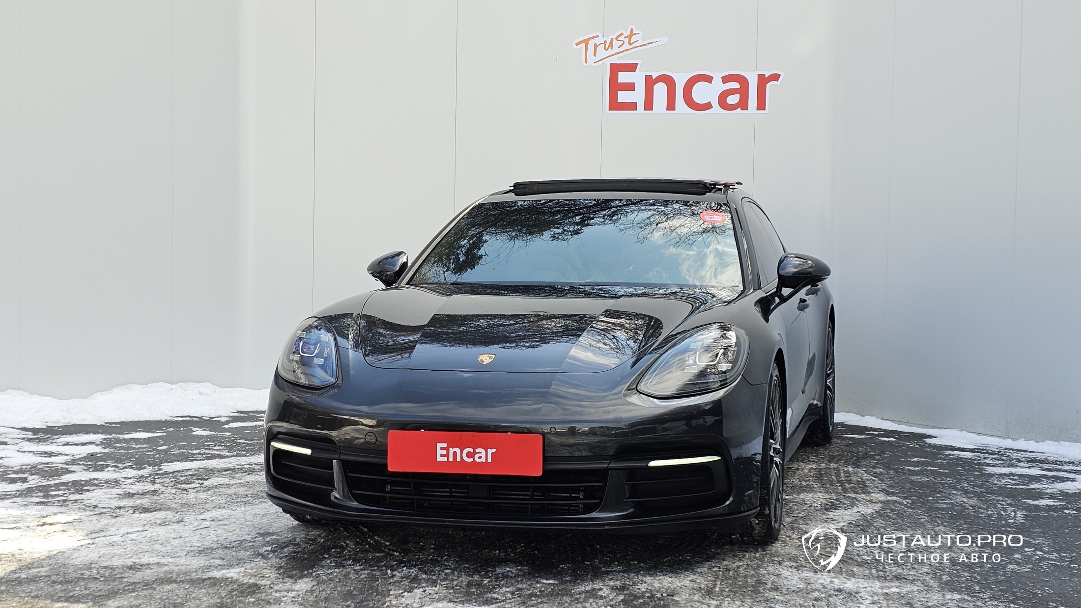 Автомобиль Porsche Panamera