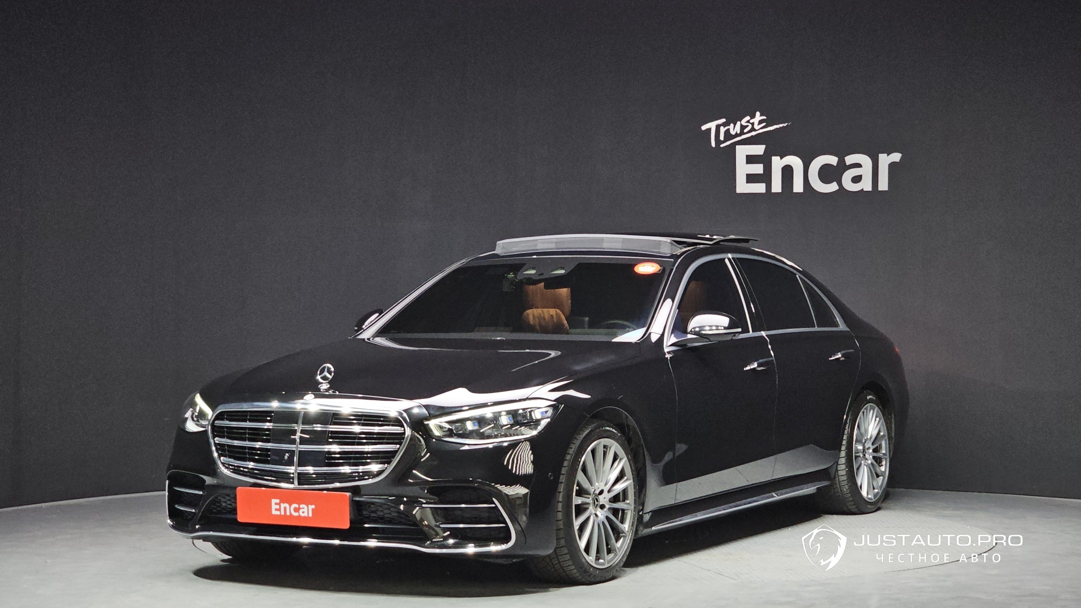 Автомобиль Mercedes-Benz S-Class