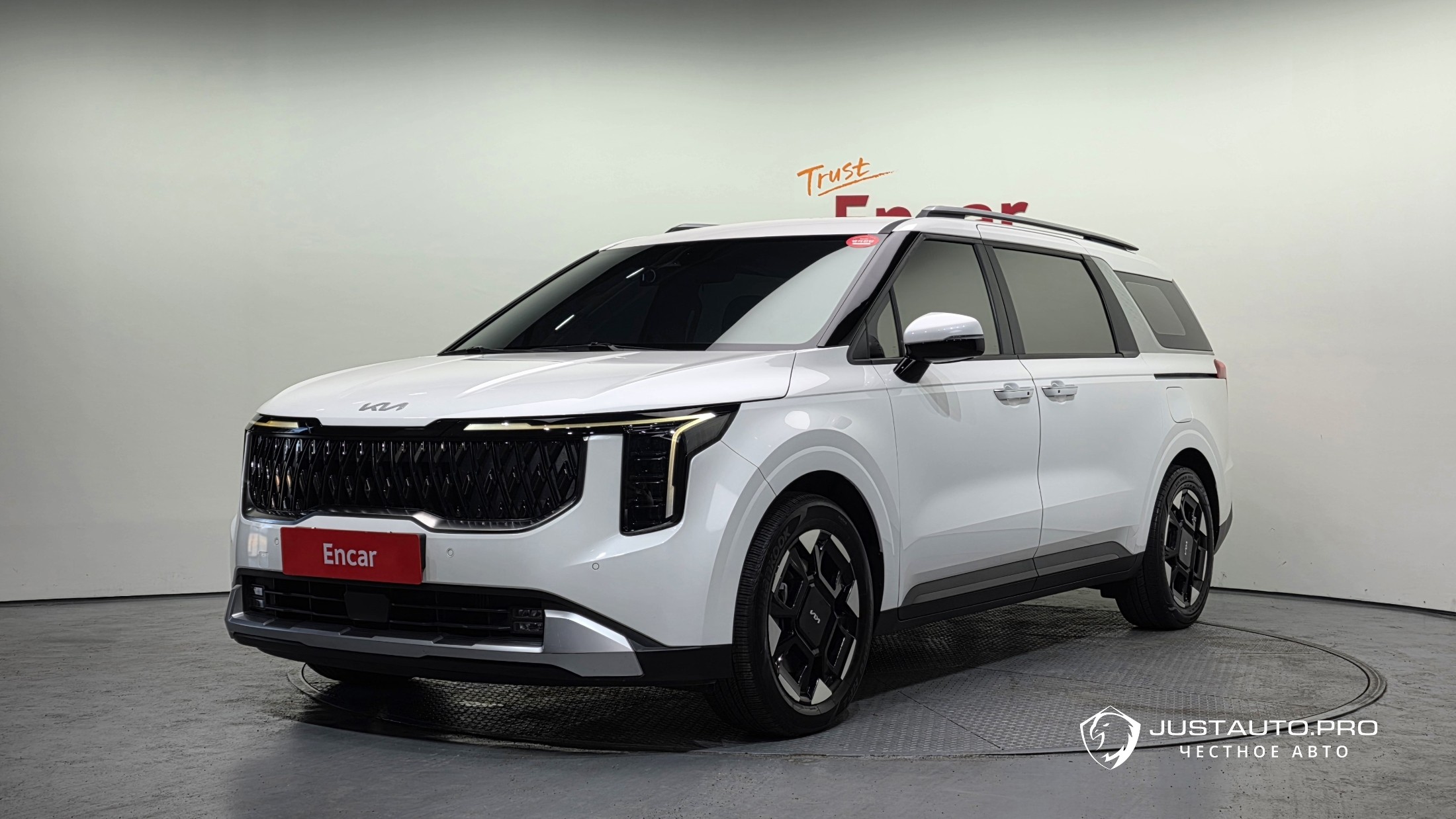 Автомобиль Kia Canival