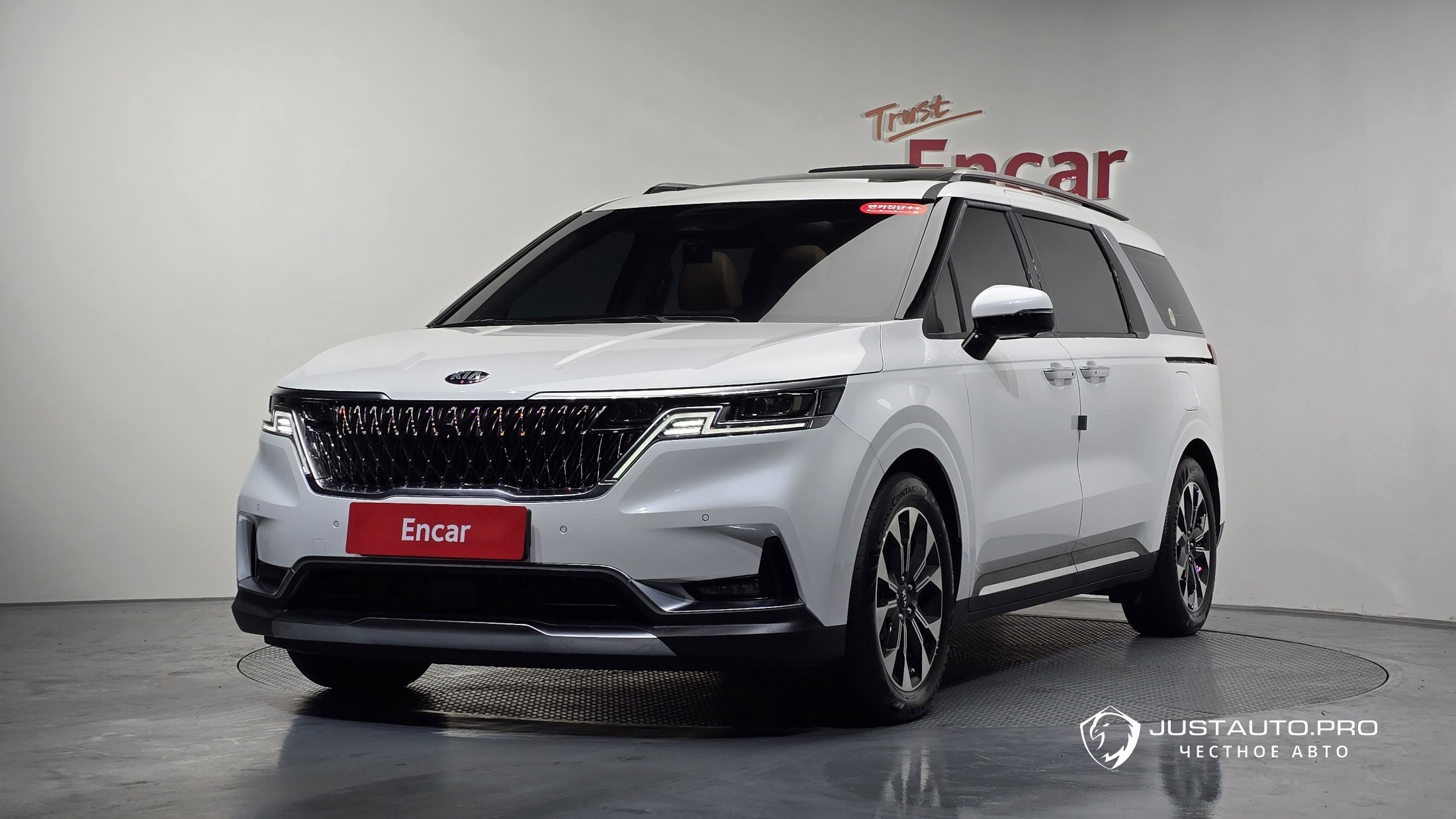 Автомобиль Kia Canival