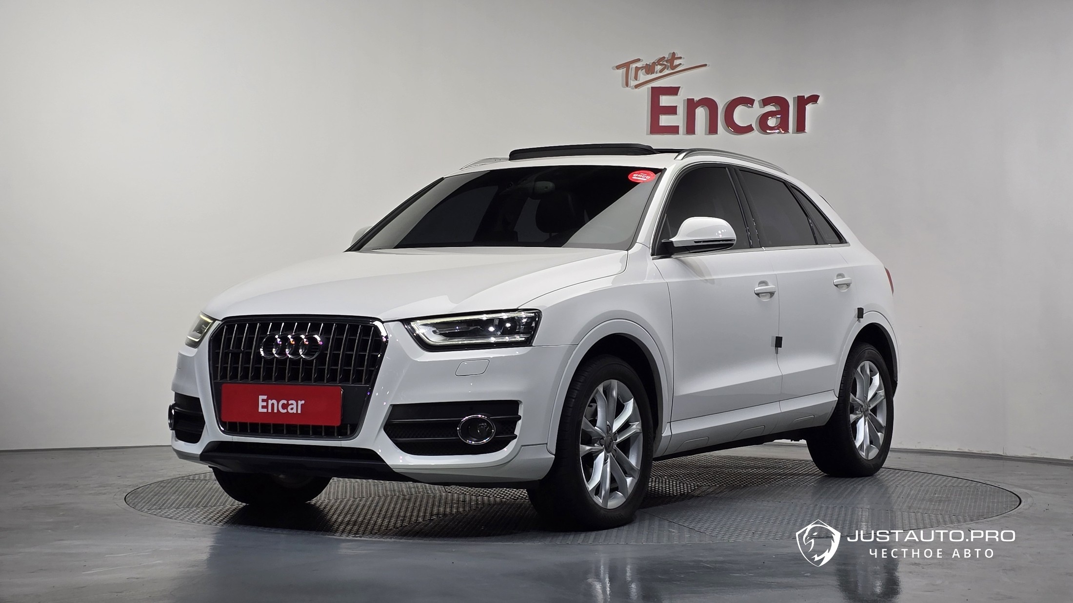Автомобиль Audi Q3