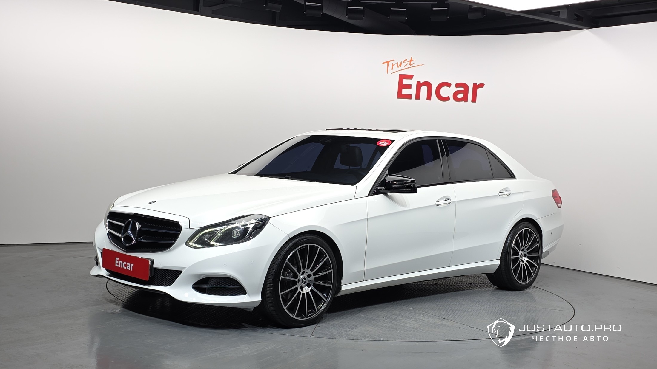 Автомобиль Mercedes-Benz E-Class