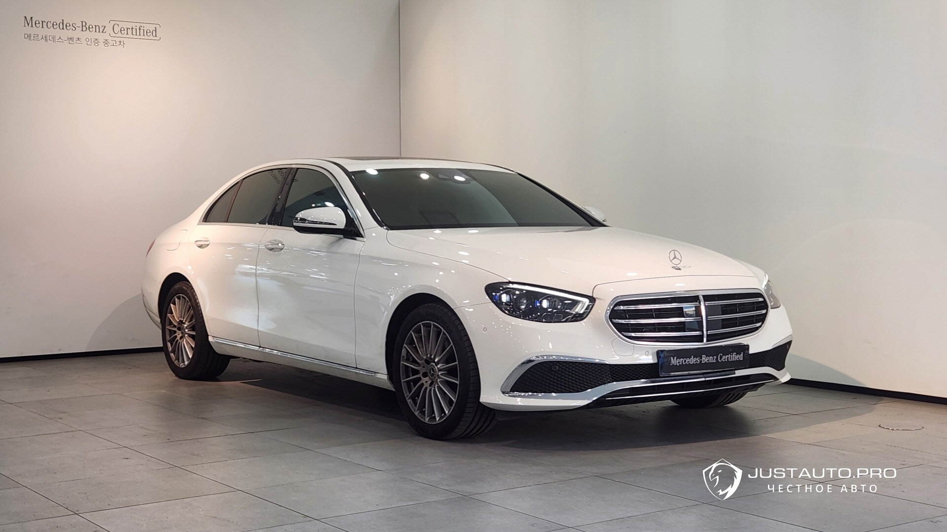 Автомобиль Mercedes-Benz E-Class