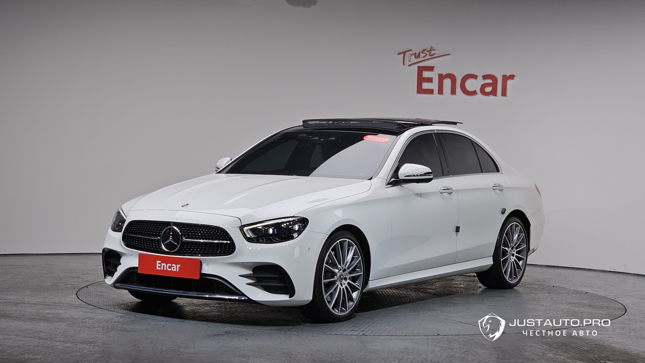 Автомобиль Mercedes-Benz E-Class