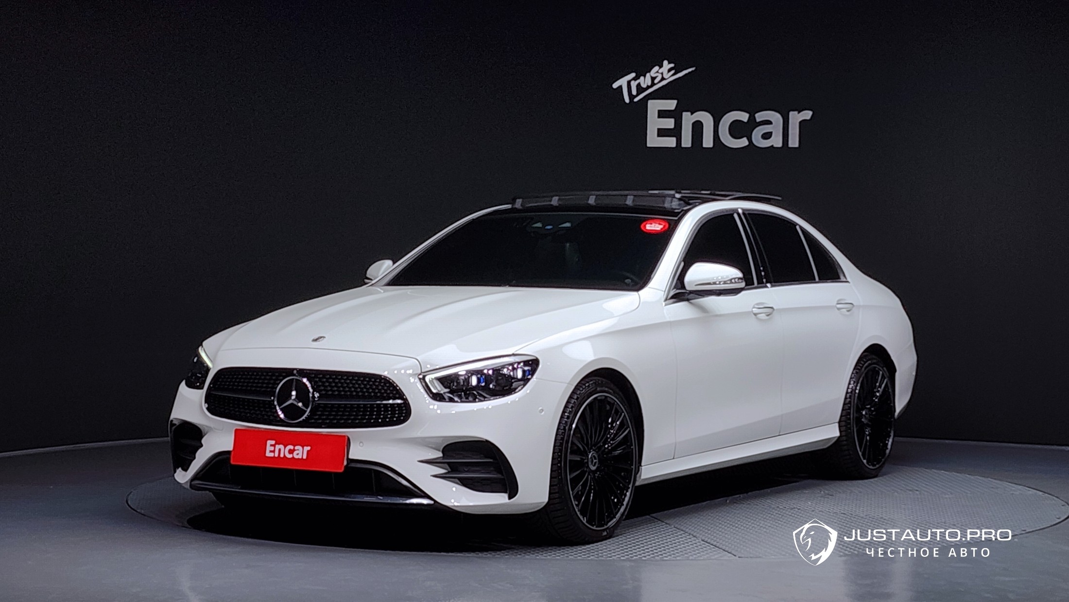 Автомобиль Mercedes-Benz E-Class