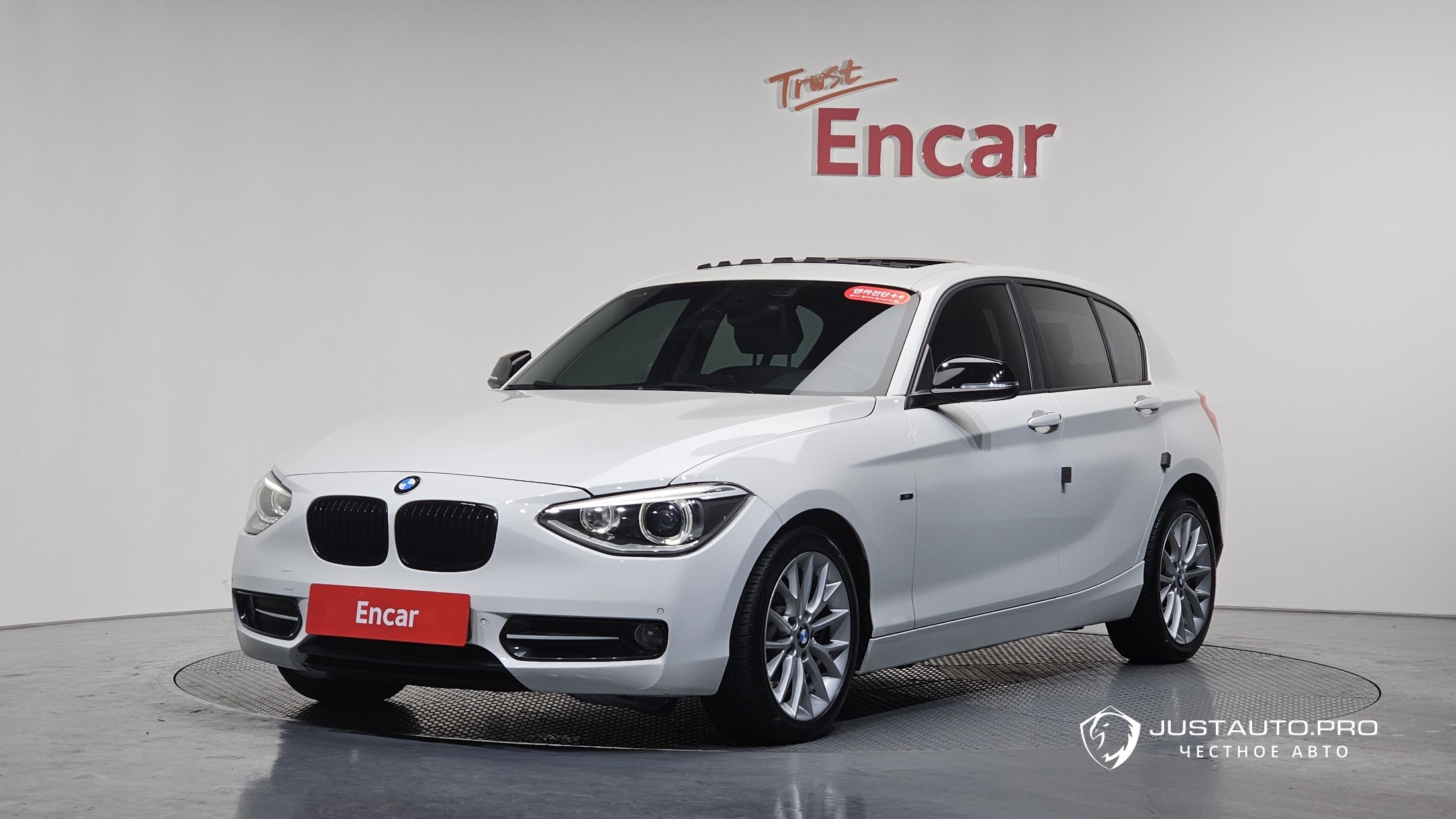 Автомобиль BMW 1-Series