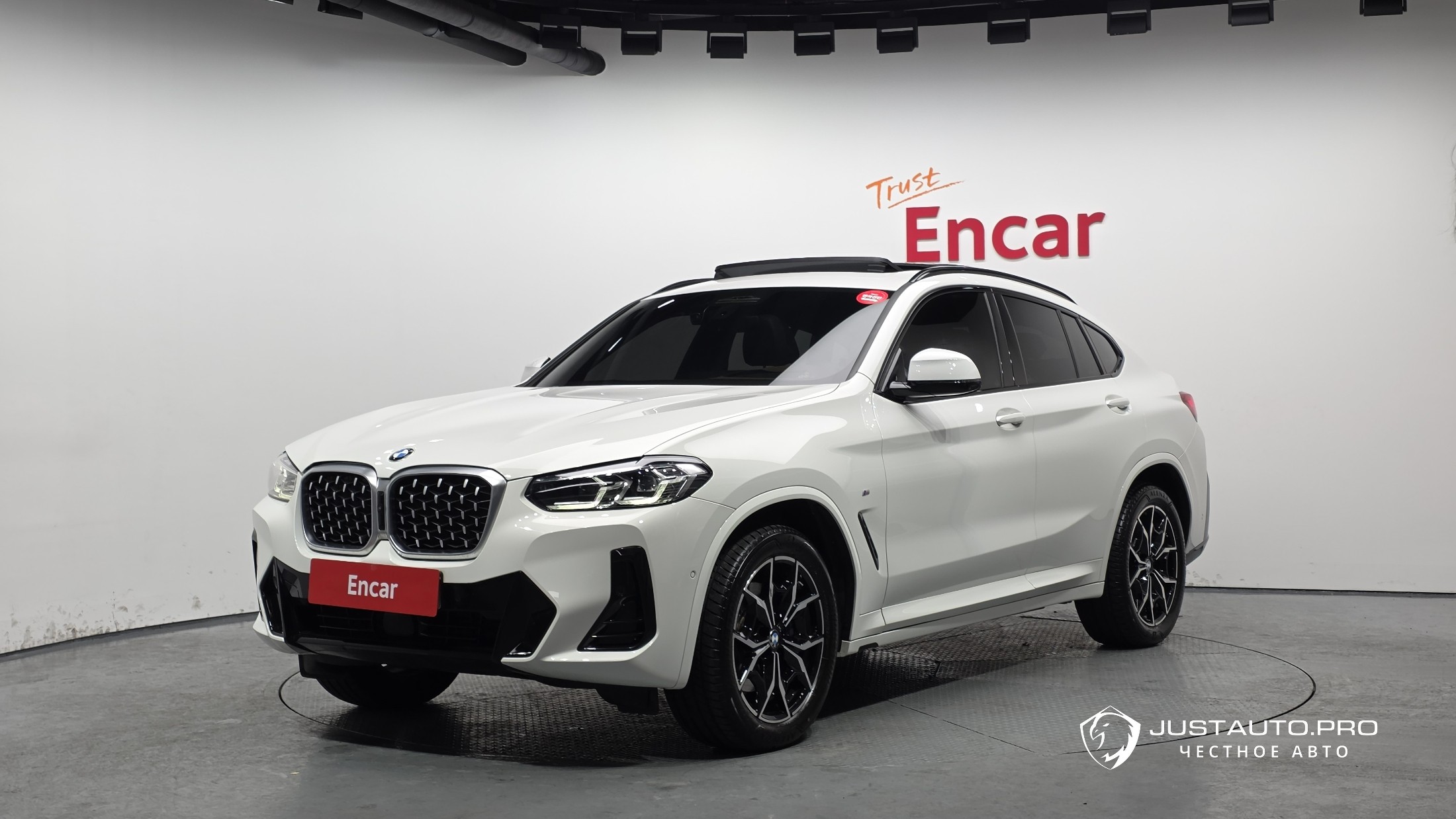 Автомобиль BMW X4