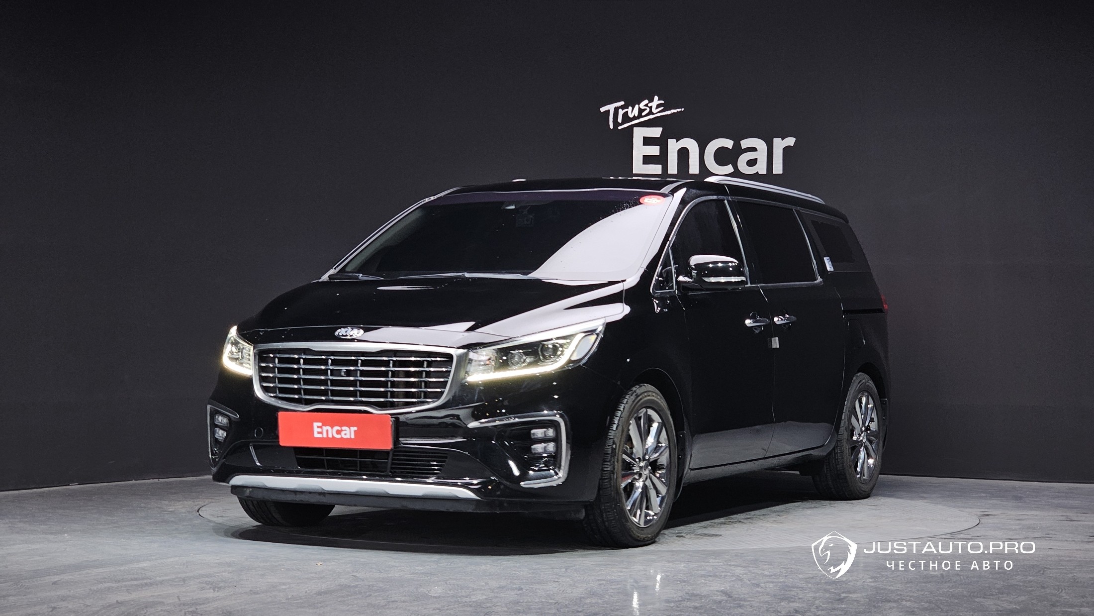 Автомобиль Kia Canival