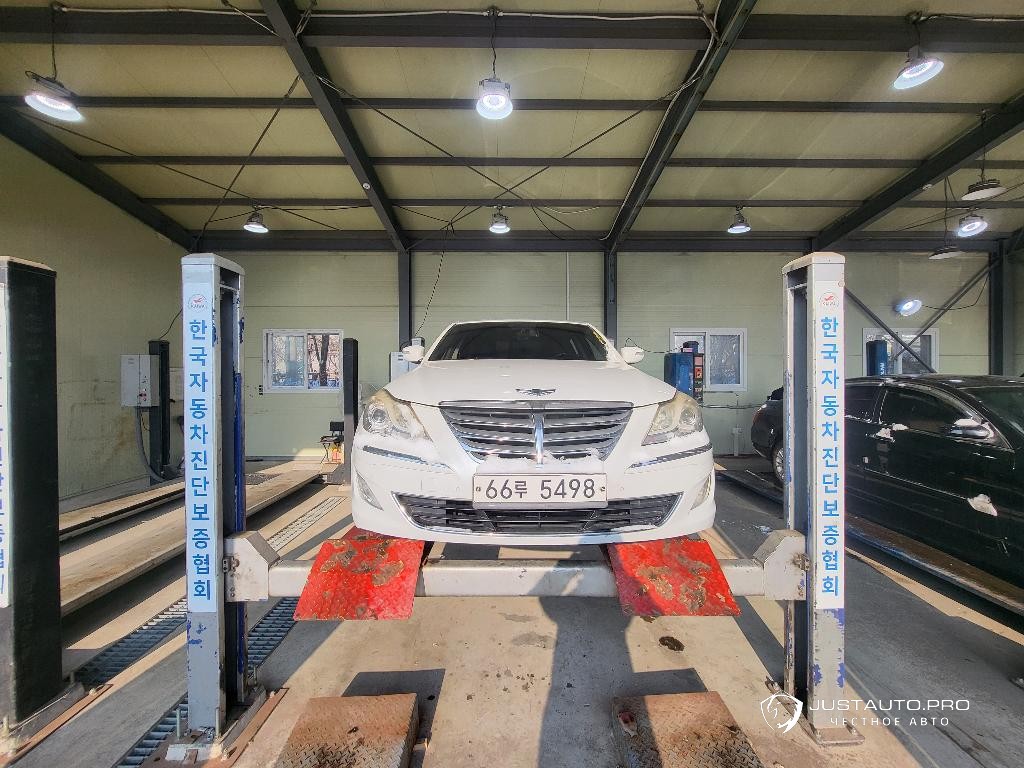 Автомобиль Hyundai Genesis