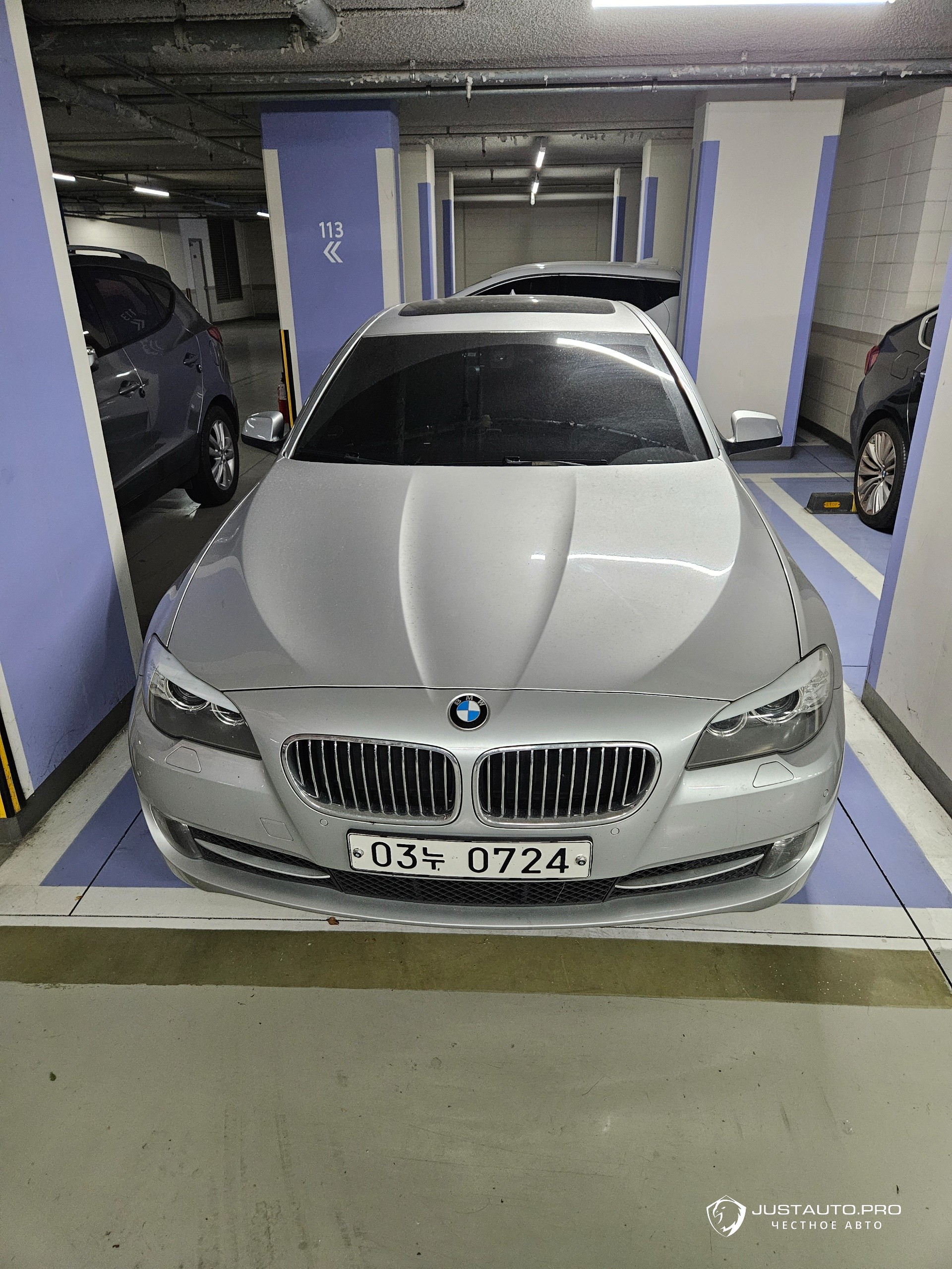 Автомобиль BMW 5-Series