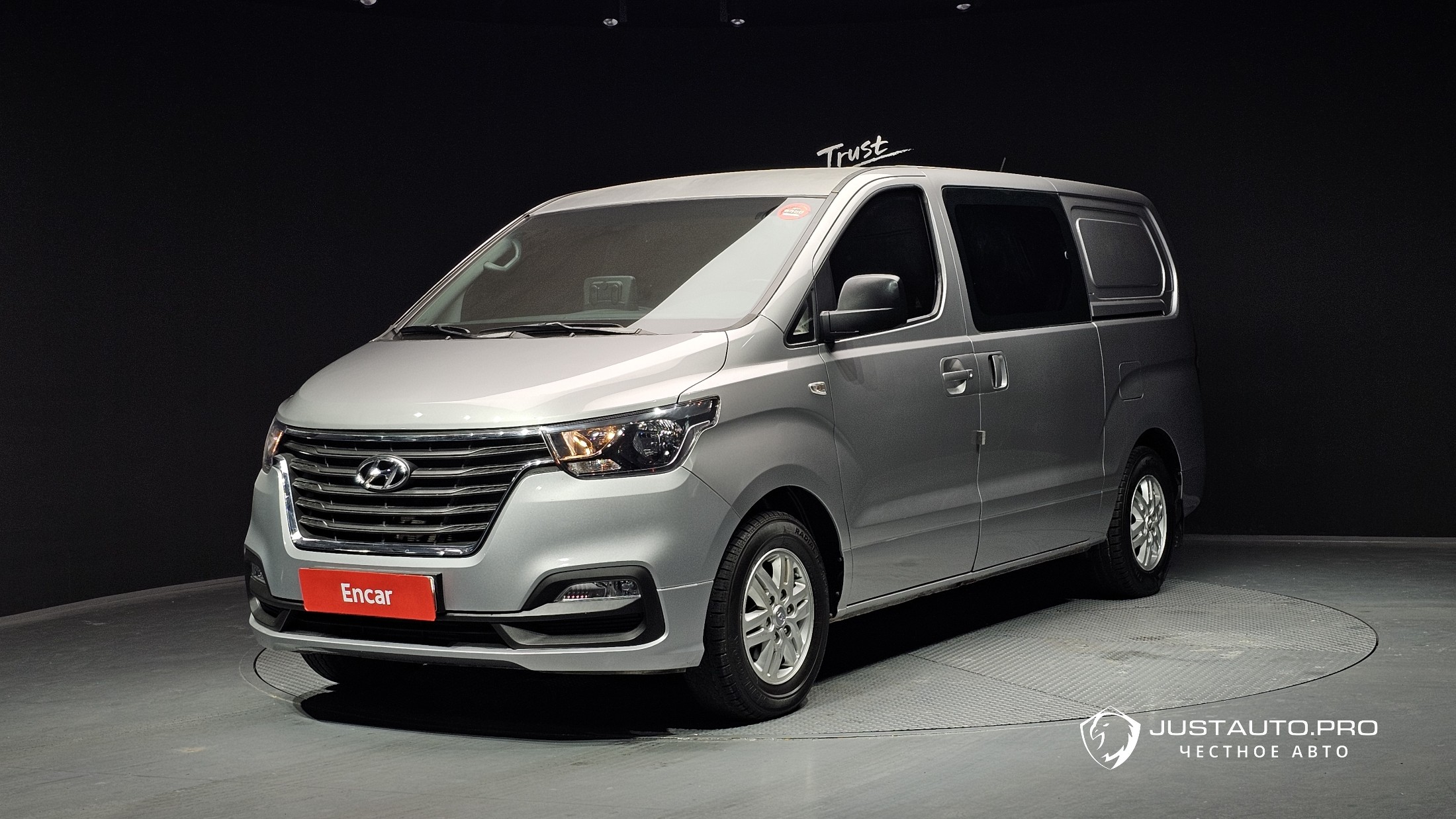 Автомобиль Hyundai Starex