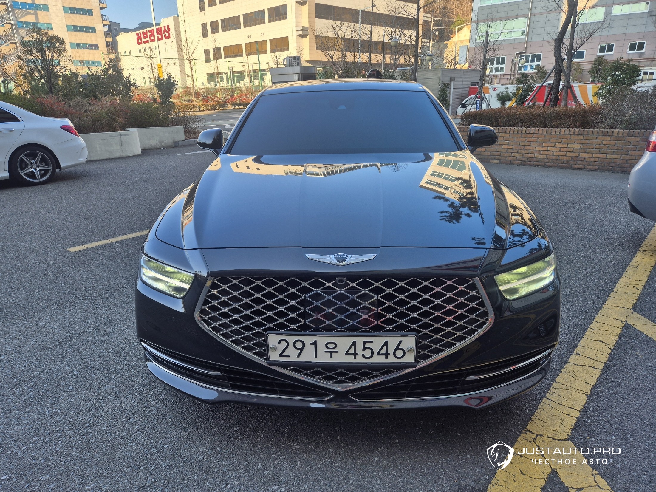 Автомобиль Genesis G90