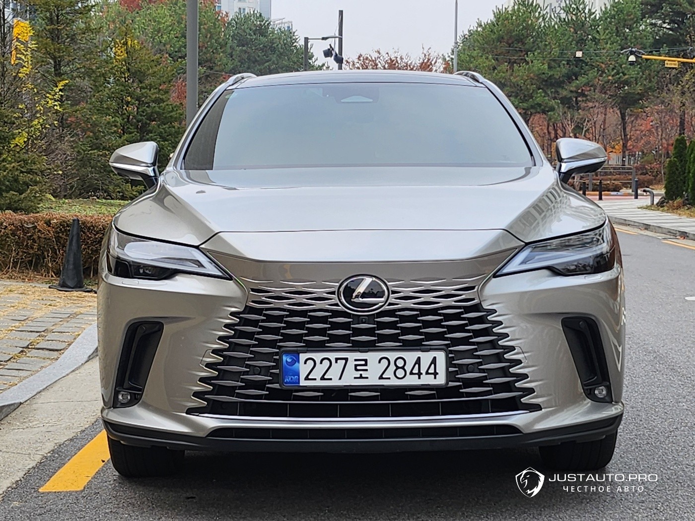 Автомобиль Lexus RX