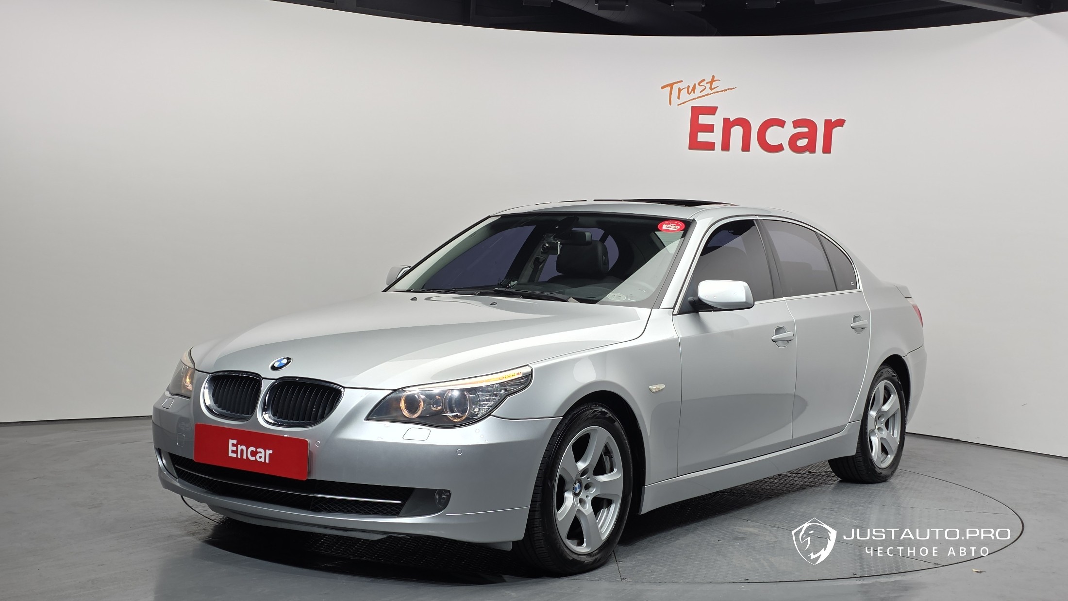 Автомобиль BMW 5-Series