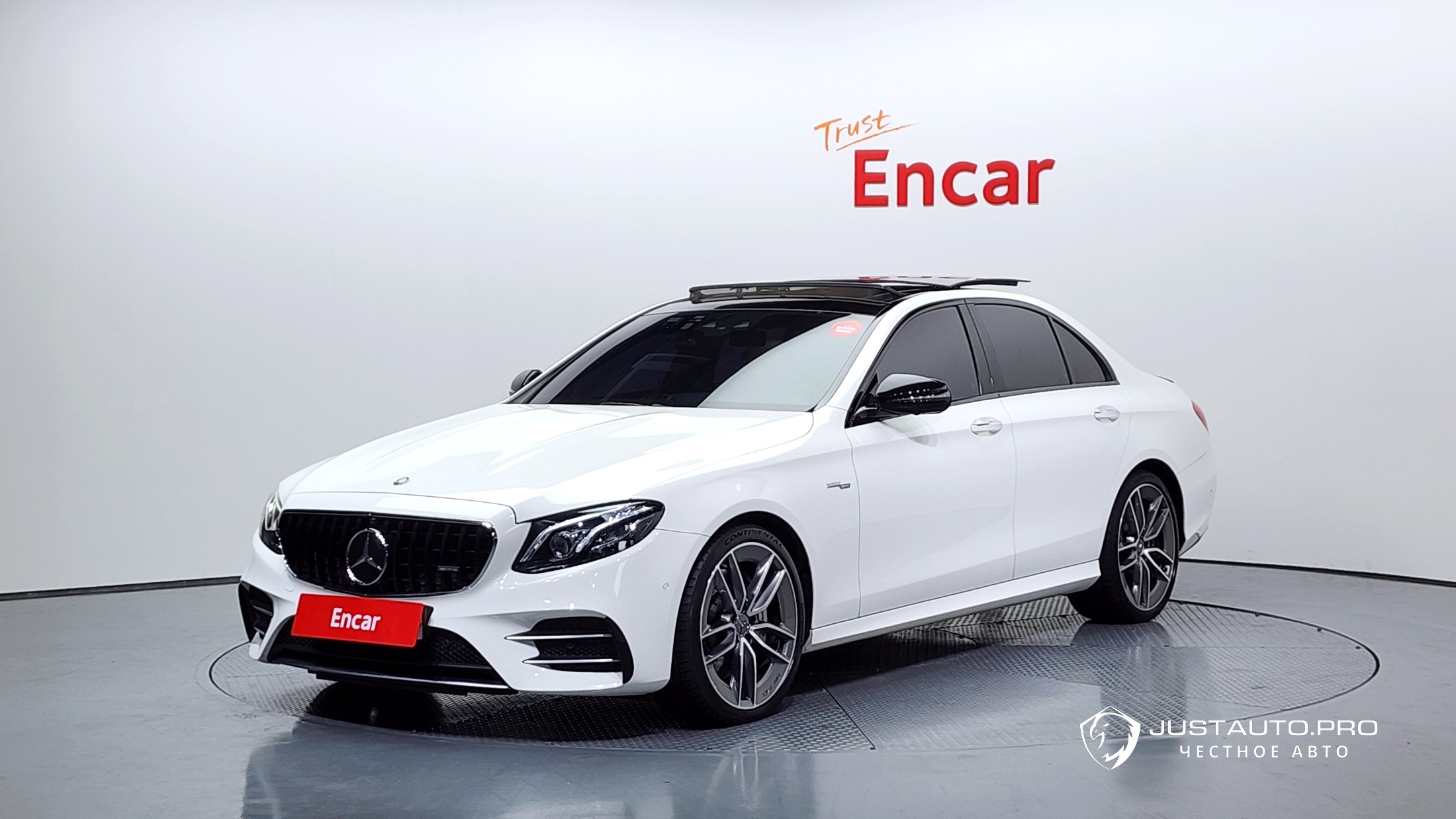 Автомобиль Mercedes-Benz E-Class